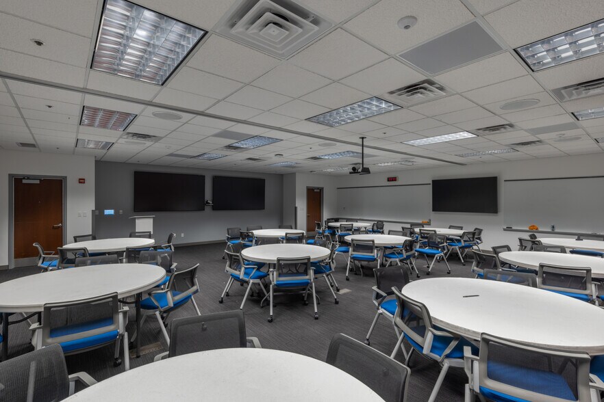 More Photos Of 2500 LakePark Blvd, West Valley Office For Lease