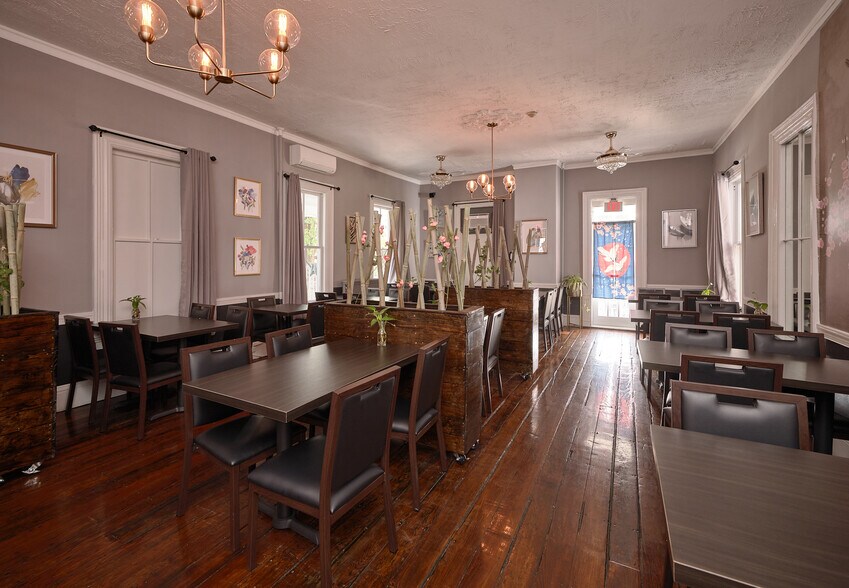 More Photos Of 31 Race St, Frenchtown Hotel For Sale