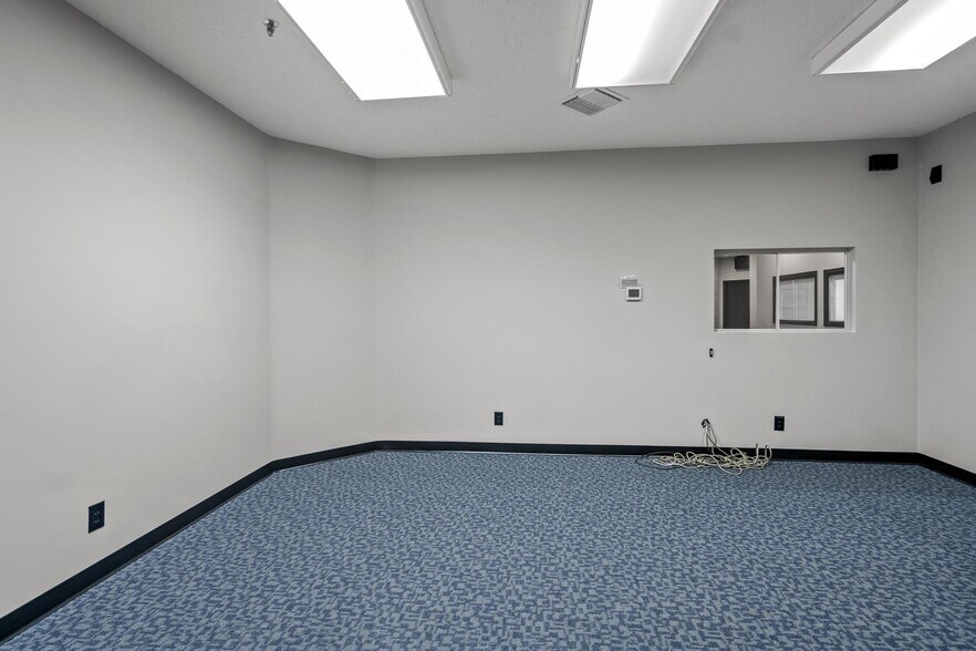 More Photos Of 817 Main St, Cincinnati Coworking Space