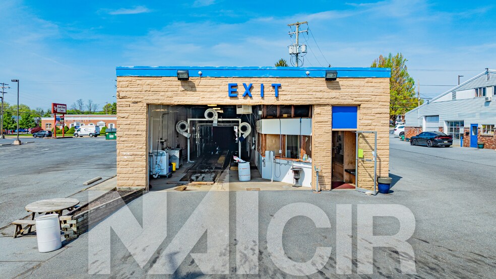 More Photos Of 702 Quentin Rd, Lebanon Specialty For Sale