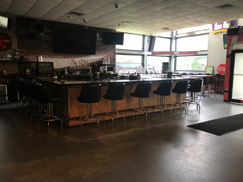 2 Beacon St, Framingham, MA 01701 Restaurant For Sale