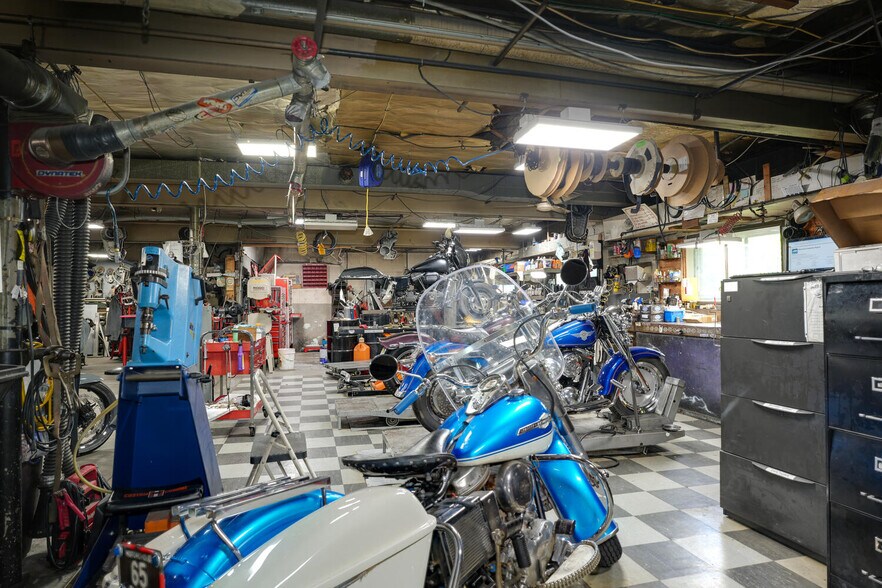 More Photos Of 89 Main St, Northborough Freestanding For Sale