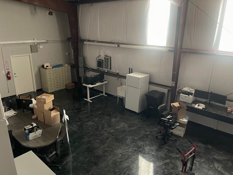 More Photos Of 332 Hwy 146 N, La Porte Warehouse For Lease