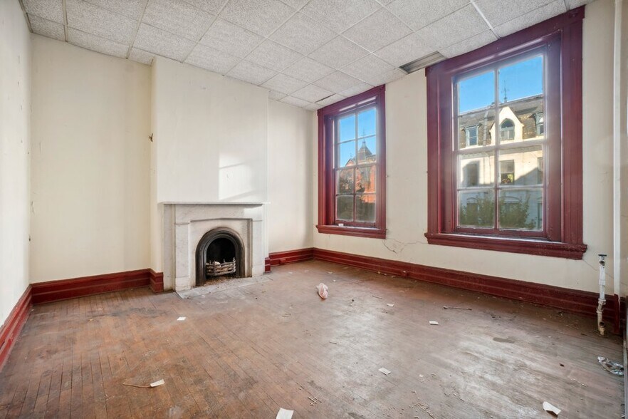 More Photos Of 1116 St Paul St, Baltimore Office For Sale