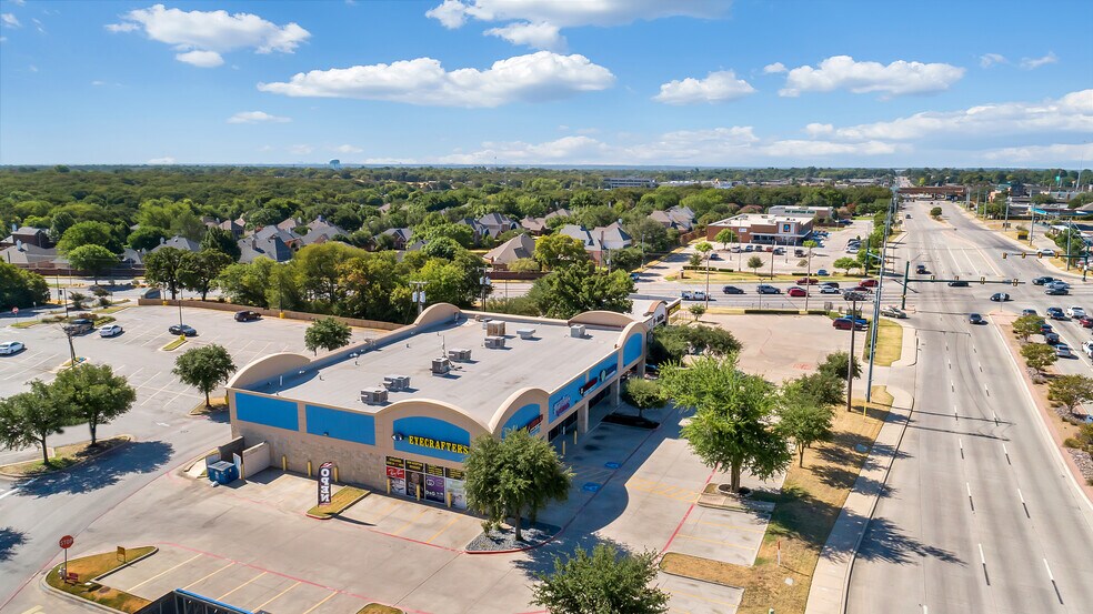 More Photos Of 1714 Precinct Line Rd, Hurst Unknown For Lease