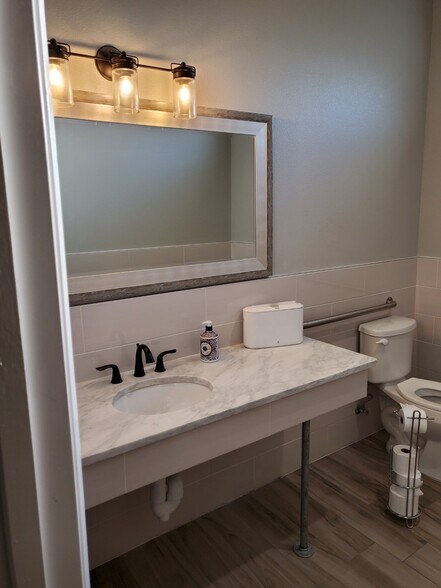 More Photos Of 212 E Broadway St, Prosper Office For Lease