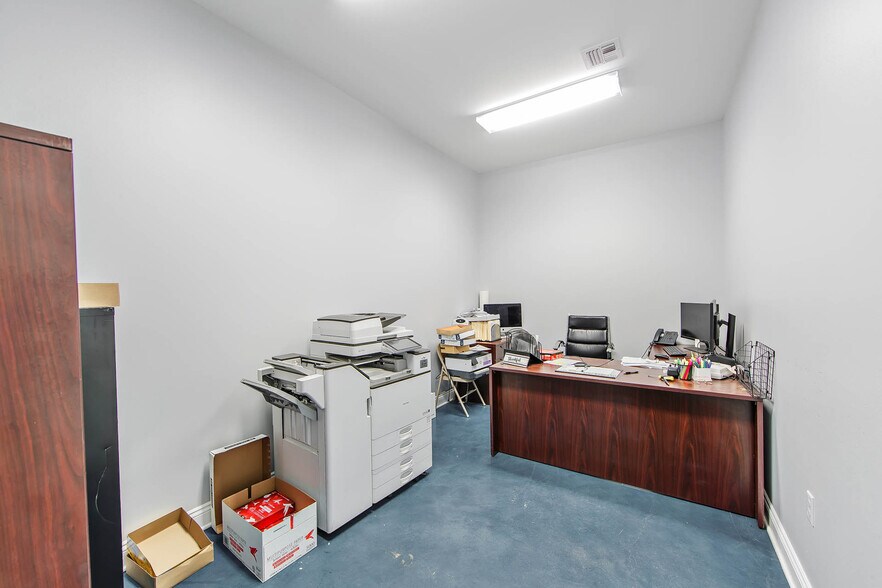 More Photos Of 6813 Bayou Black Dr, Gibson Industrial For Sale