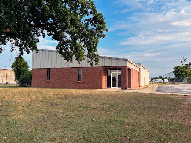 Primary Photo Of 2536 Mid Park Dr, Montgomery Warehouse For Lease