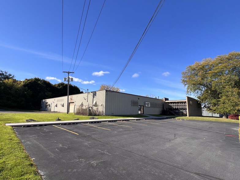 Primary Photo Of 60 Saginaw Dr, Rochester Warehouse For Lease