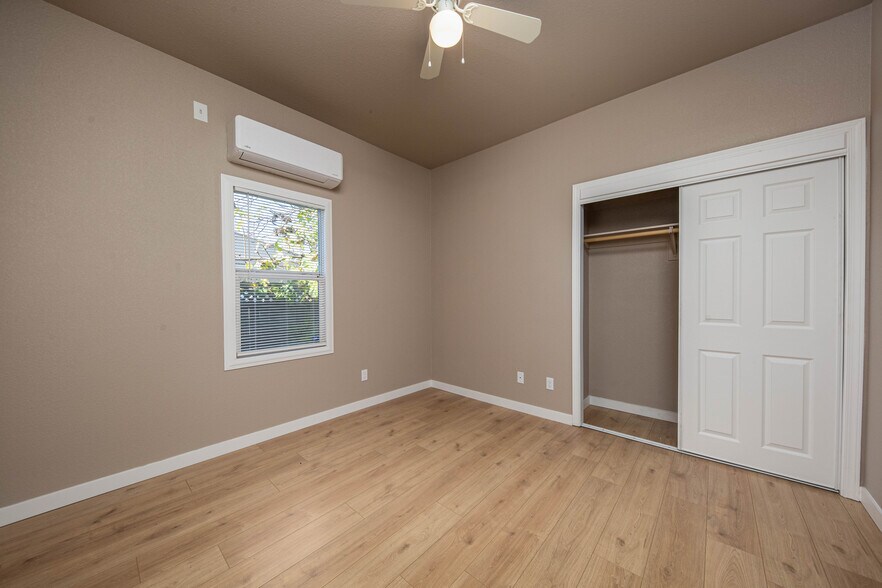 More Photos Of 115 E Walnut St, Lodi Freestanding For Sale