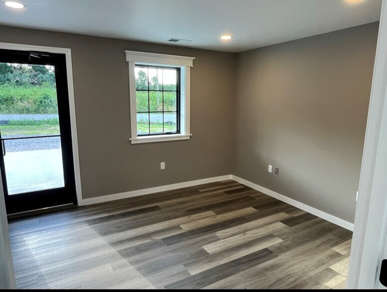 More Photos Of 3139 N Westbury Village Dr, Bloomington Light Distribution For Lease