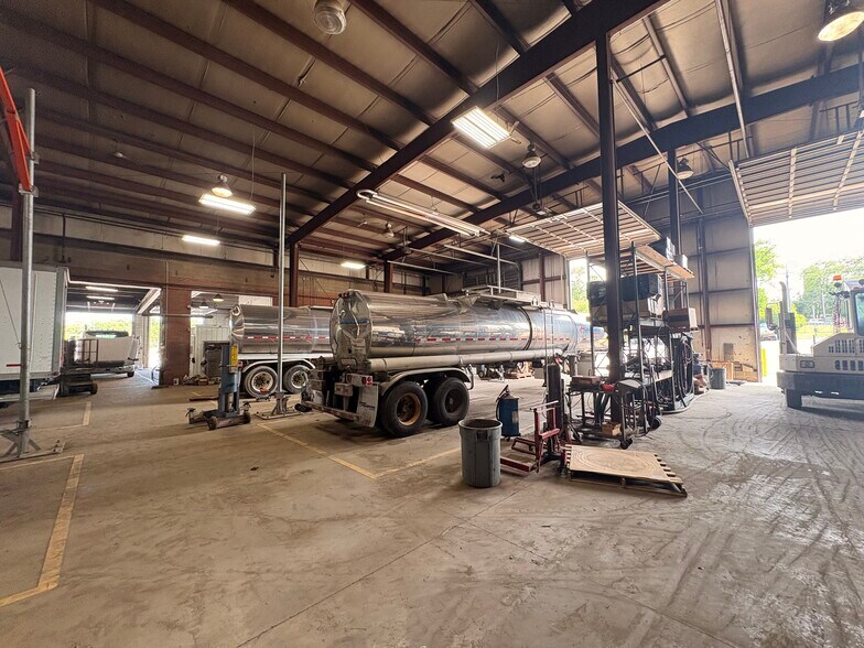 More Photos Of 8101 Union Ave, Cleveland Warehouse For Sale