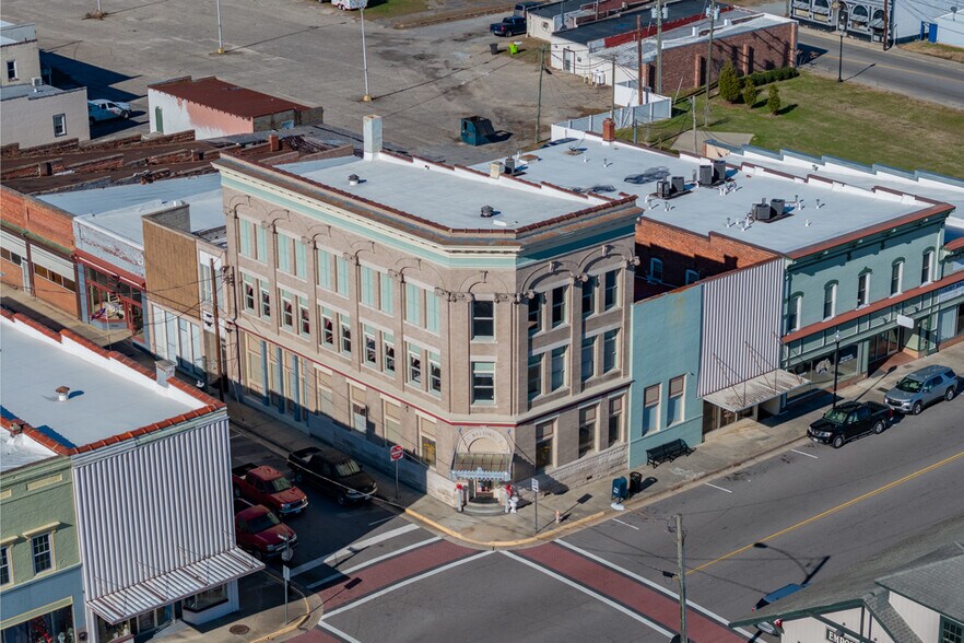 More Photos Of 401 Halifax St, Emporia Office For Sale