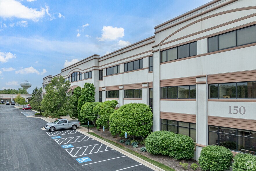 More Photos Of 150 Harvester Dr, Burr Ridge Office For Lease