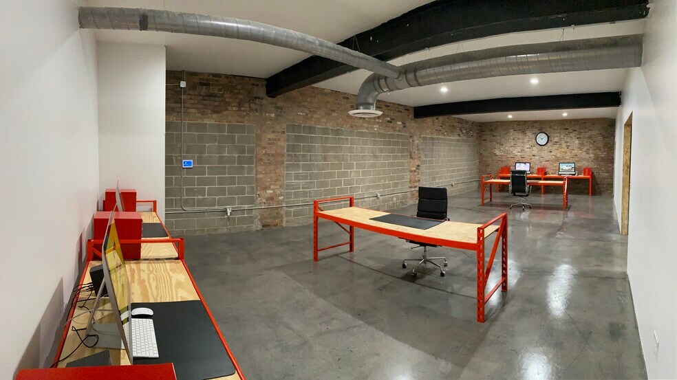 More Photos Of 1727 W 21st St, Chicago Office For Lease
