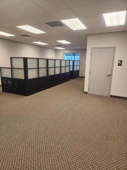 More Photos Of 1801-1867 Banks Rd, Margate Office For Lease