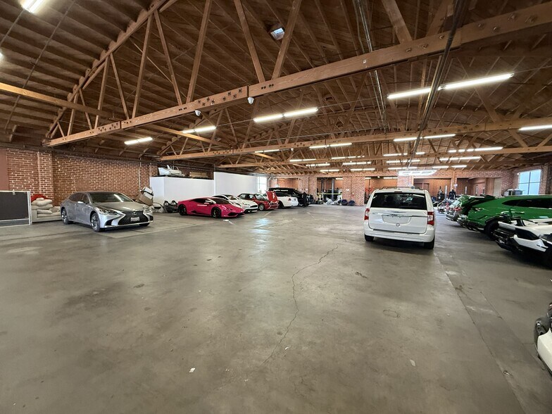 More Photos Of 5260 W 104th St, Los Angeles Warehouse For Lease