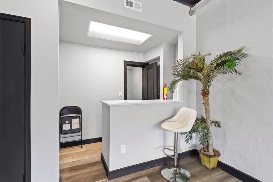 More Photos Of 530 E Eisenhower Blvd, Loveland Freestanding For Sale