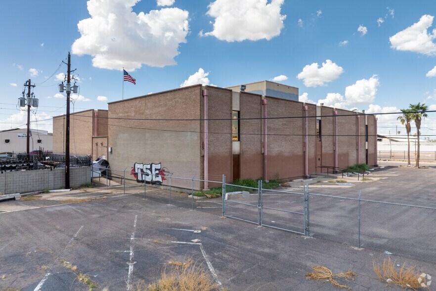 More Photos Of 1833-1841 W Buchanan St, Phoenix Industrial For Sale