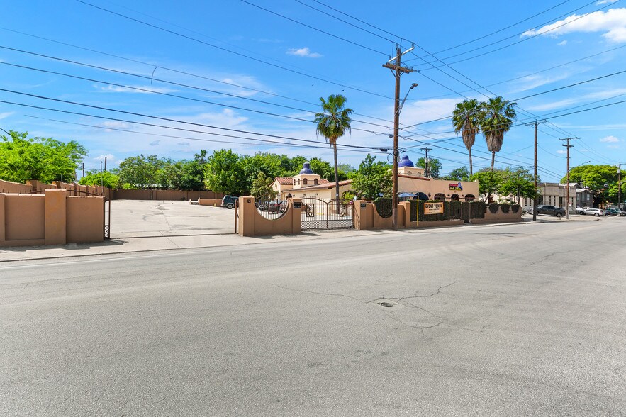 More Photos Of 2121 N Saint Marys St, San Antonio Restaurant For Lease