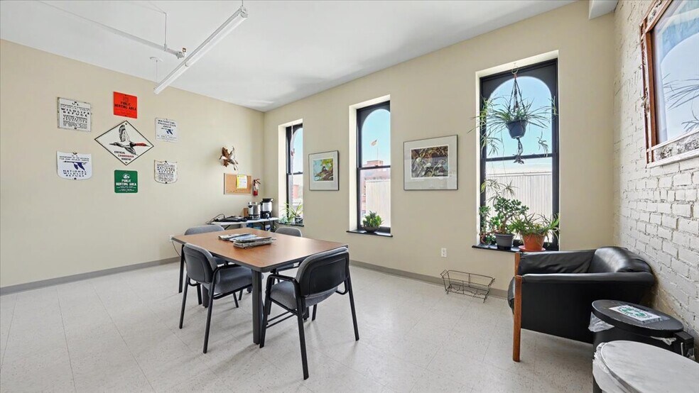More Photos Of 102 Walnut St, Winona Office Residential For Sale