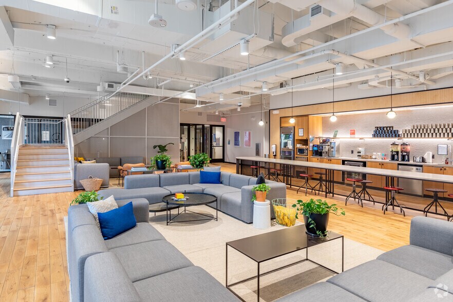 More Photos Of 3280 Peachtree Rd NE, Atlanta Office For Lease