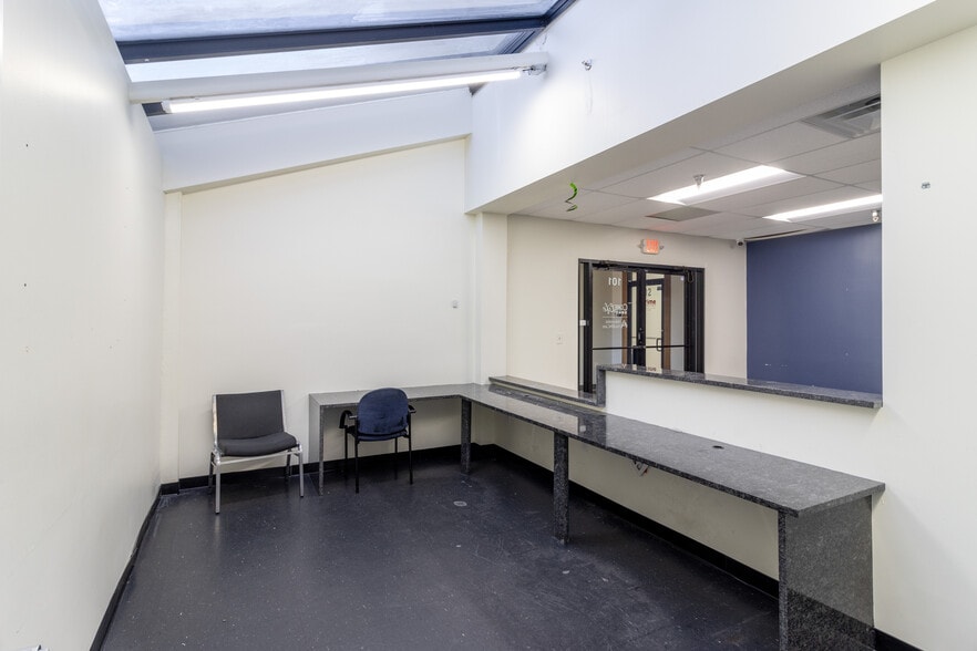 More Photos Of 13990-13994 Baltimore Ave, Laurel Medical For Sale