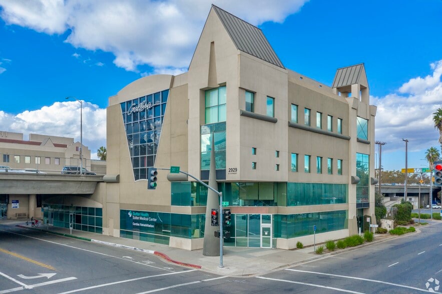 More Photos Of 2901-2929 K St, Sacramento Office For Lease