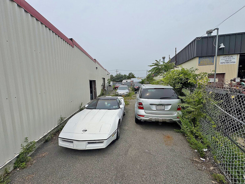 More Photos Of 359 Duffy Ave, Hicksville Warehouse For Sale