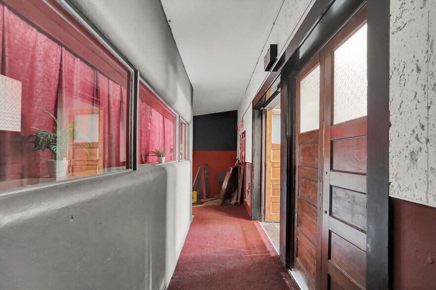 More Photos Of 111 S Walnut St, Edinburgh Theater Concert Hall For Sale