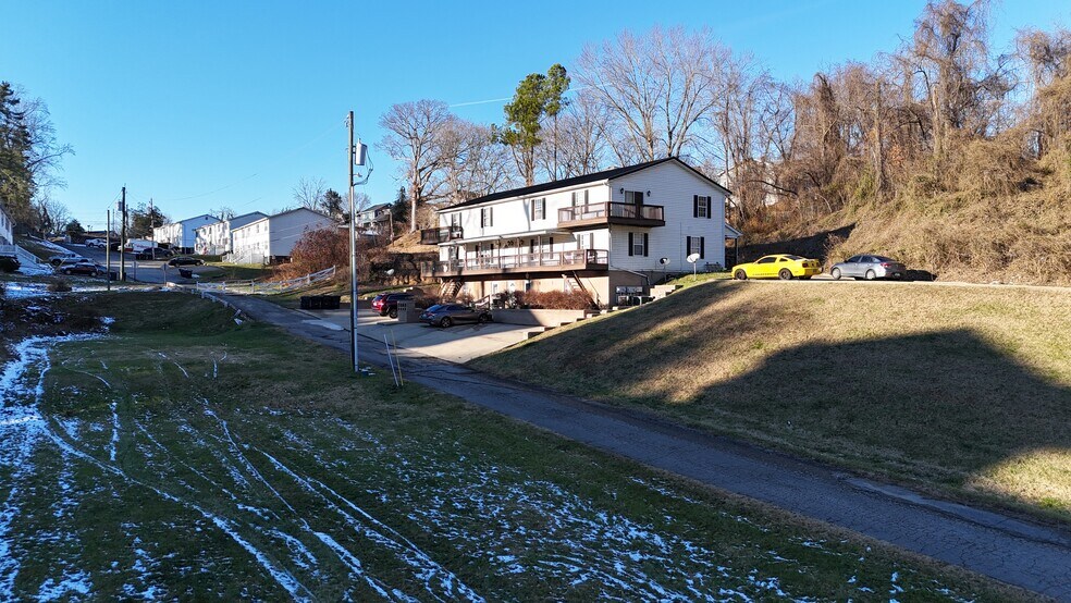 Primary Photo Of 751 Hunt St, Ashland Apartments For Sale