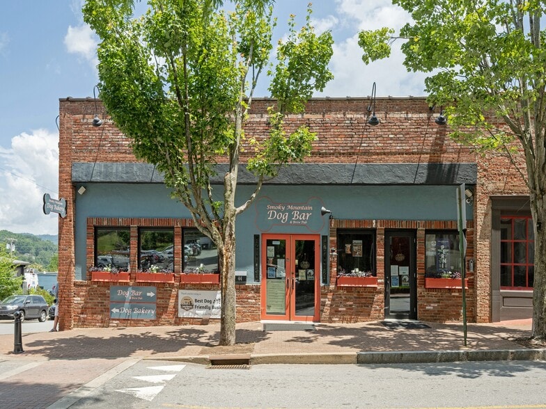 More Photos Of 44 Church St, Waynesville Storefront Retail Residential For Sale