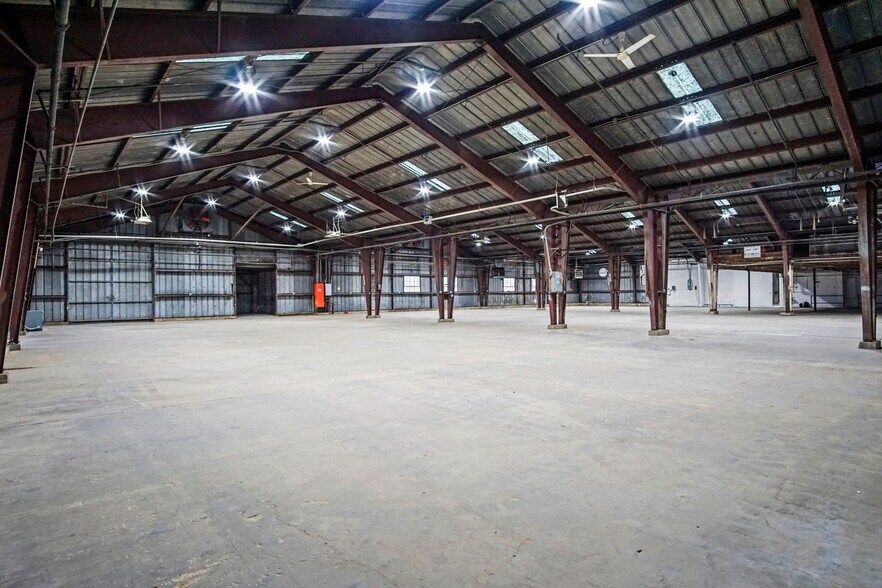 More Photos Of 1639 NW 5th St, Oklahoma City Manufacturing For Sale