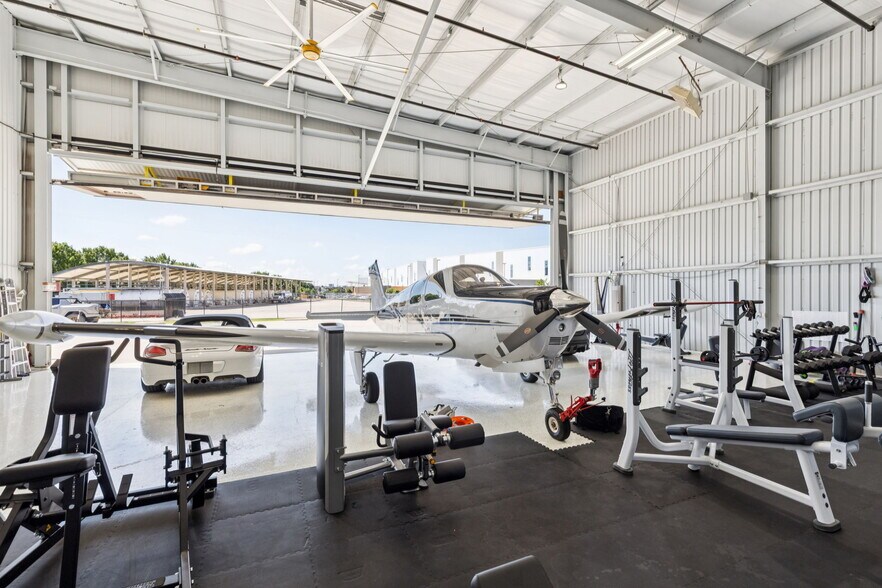 More Photos Of 15809 Addison Rd, Addison Airplane Hangar For Sale
