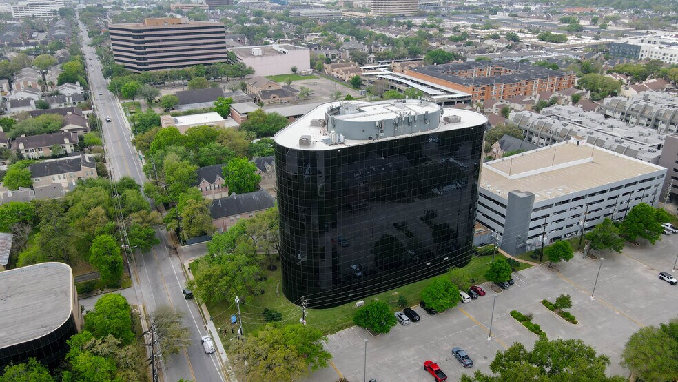 More Photos Of 1800 Bering Dr, Houston Office For Lease
