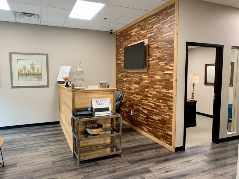 More Photos Of 1935 Vaughn Rd NW, Kennesaw Light Distribution For Lease