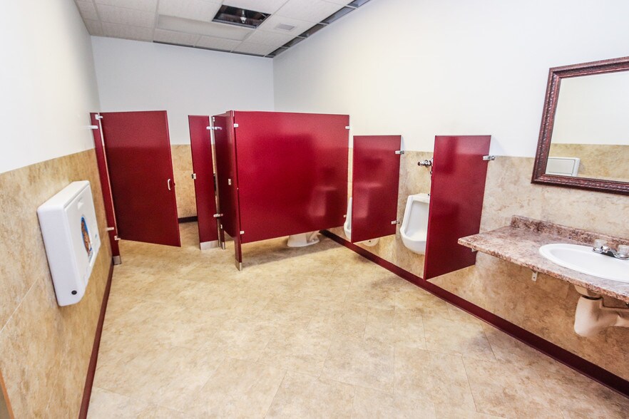 More Photos Of 209 County Road 156, Albany Showroom For Sale