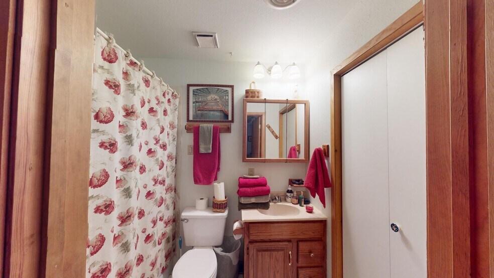 More Photos Of 1804 E College Blvd, Roswell General Retail For Sale