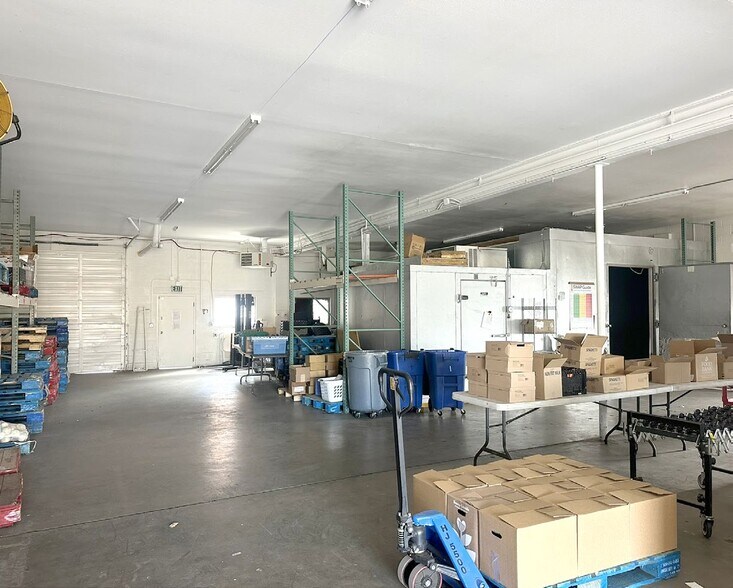 More Photos Of 2080 W Barberry Pl, Denver Manufacturing For Lease