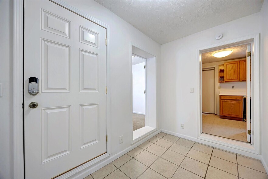 More Photos Of 714 W Kirkwood Ave, Bloomington Office Residential For Sale