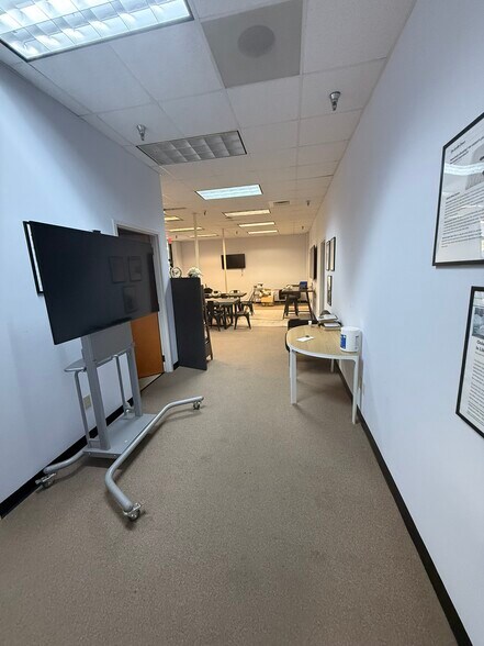 More Photos Of 144 Talbert Pointe Dr, Mooresville Light Distribution For Lease