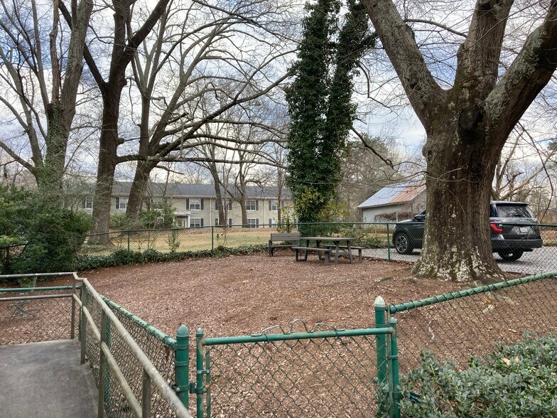 More Photos Of 134 Marietta Hwy, Roswell Office Residential For Lease