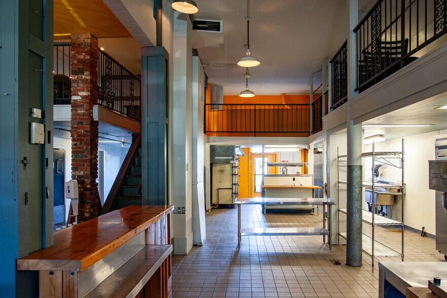 More Photos Of 21 E Main St, Walla Walla General Retail For Lease