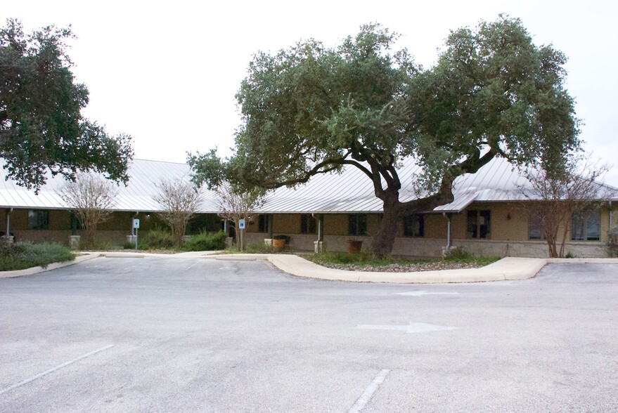 Primary Photo Of 1001 Water St, Kerrville Office For Sale