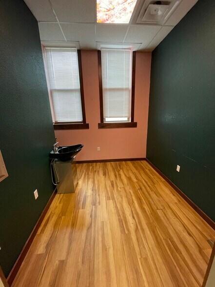 More Photos Of 329 Cleveland Ave, Loveland Storefront Retail Office For Lease