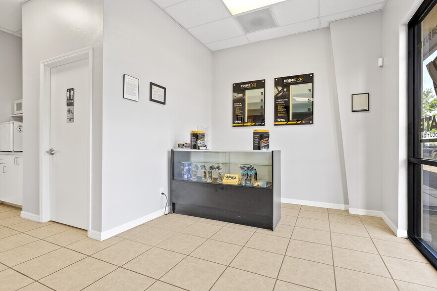 More Photos Of 17000 Alico Commerce Ct, Fort Myers Flex For Sale