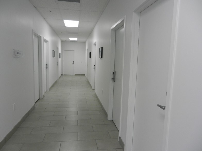 More Photos Of 951-955 Caroline St, Key West Storefront Retail Office For Lease