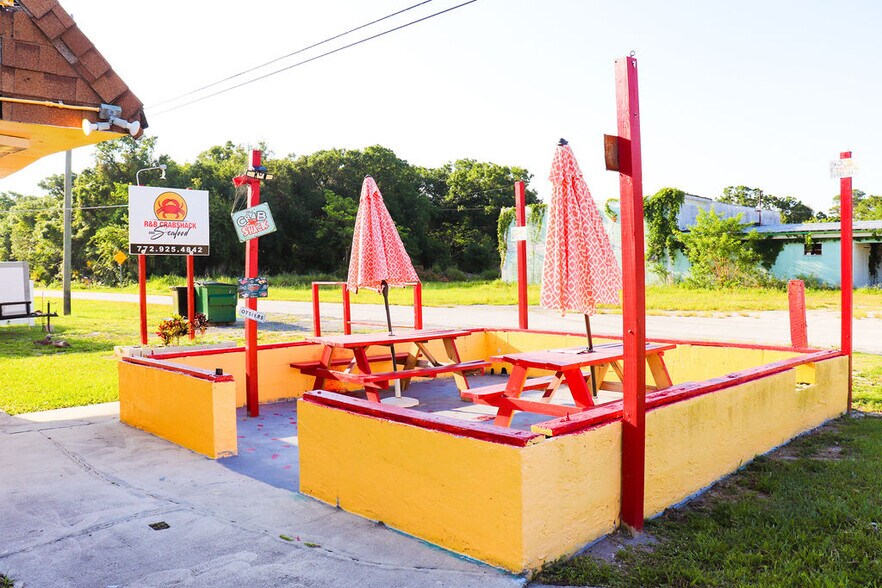 More Photos Of 4410 38th Ave, Vero Beach Multifamily For Sale