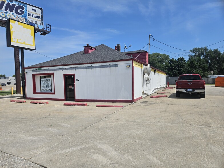 More Photos Of 1914 NW Topeka Blvd, Topeka Land For Sale