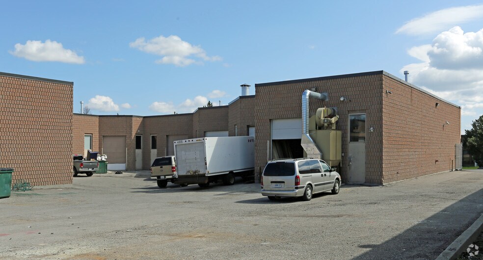 More Photos Of 27 Casebridge Ct, Toronto Flex For Lease